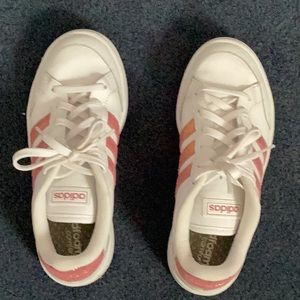 Adidas pink stripe court shoe